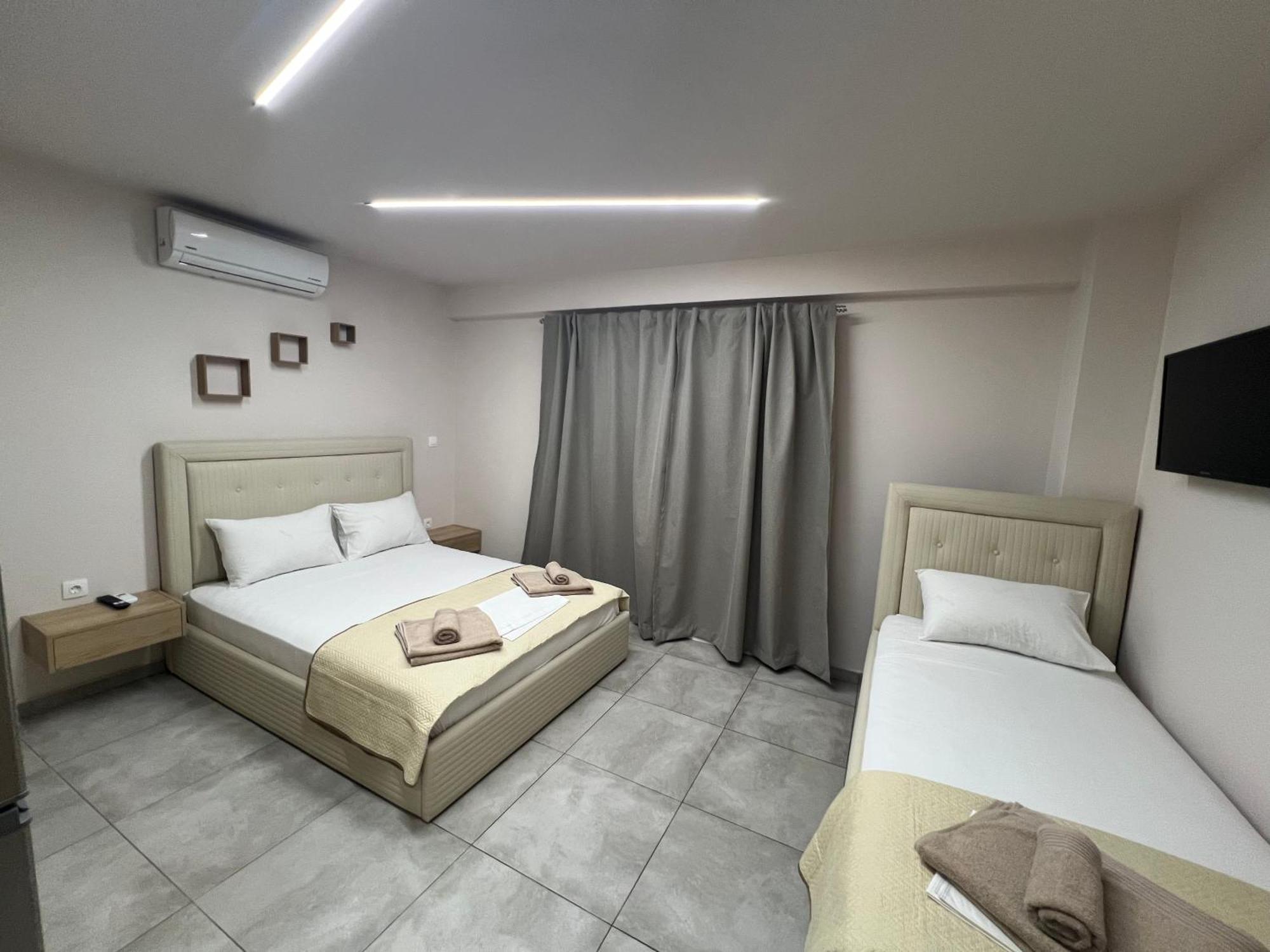 F&M House Hotel Sarti Buitenkant foto